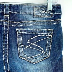 Silver Jeans Santorini Capri Stretch Low Rise Thick Stitch